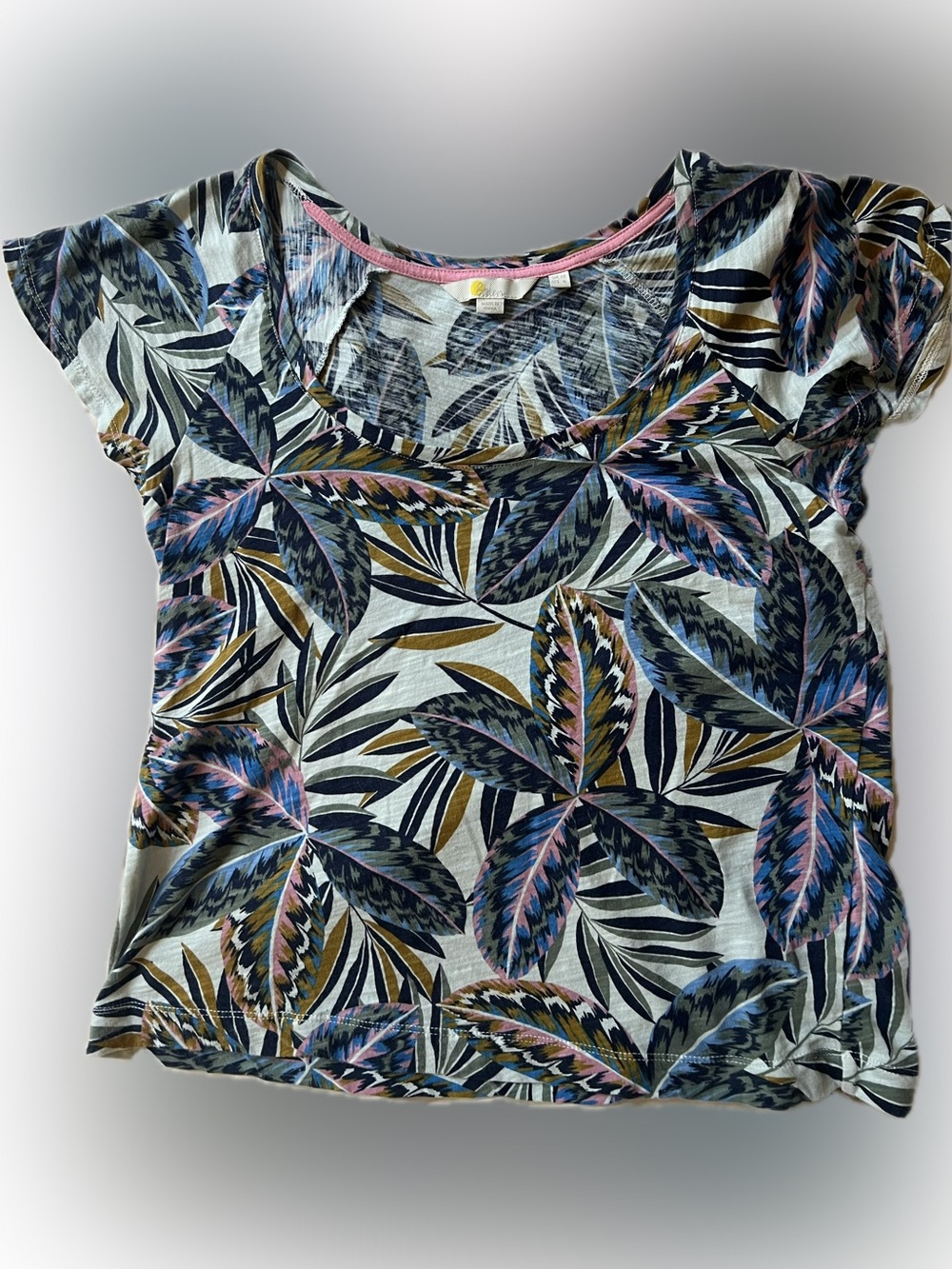 Boden tropical print scoop neck short sleeved feminine top US 6 UK 10